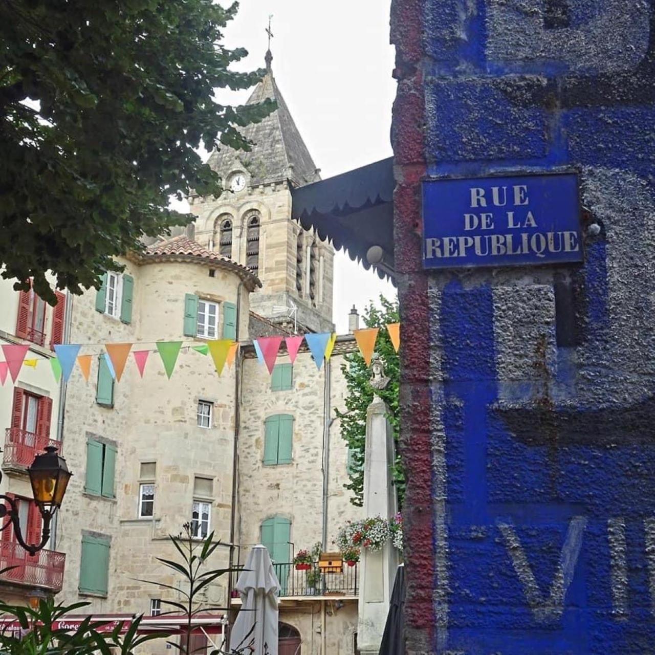 Emerveillez-Vous En Ardeche Privas Bagian luar foto